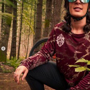 NWOT Amethyst Shred Witch MTB Jersey - Size Medium